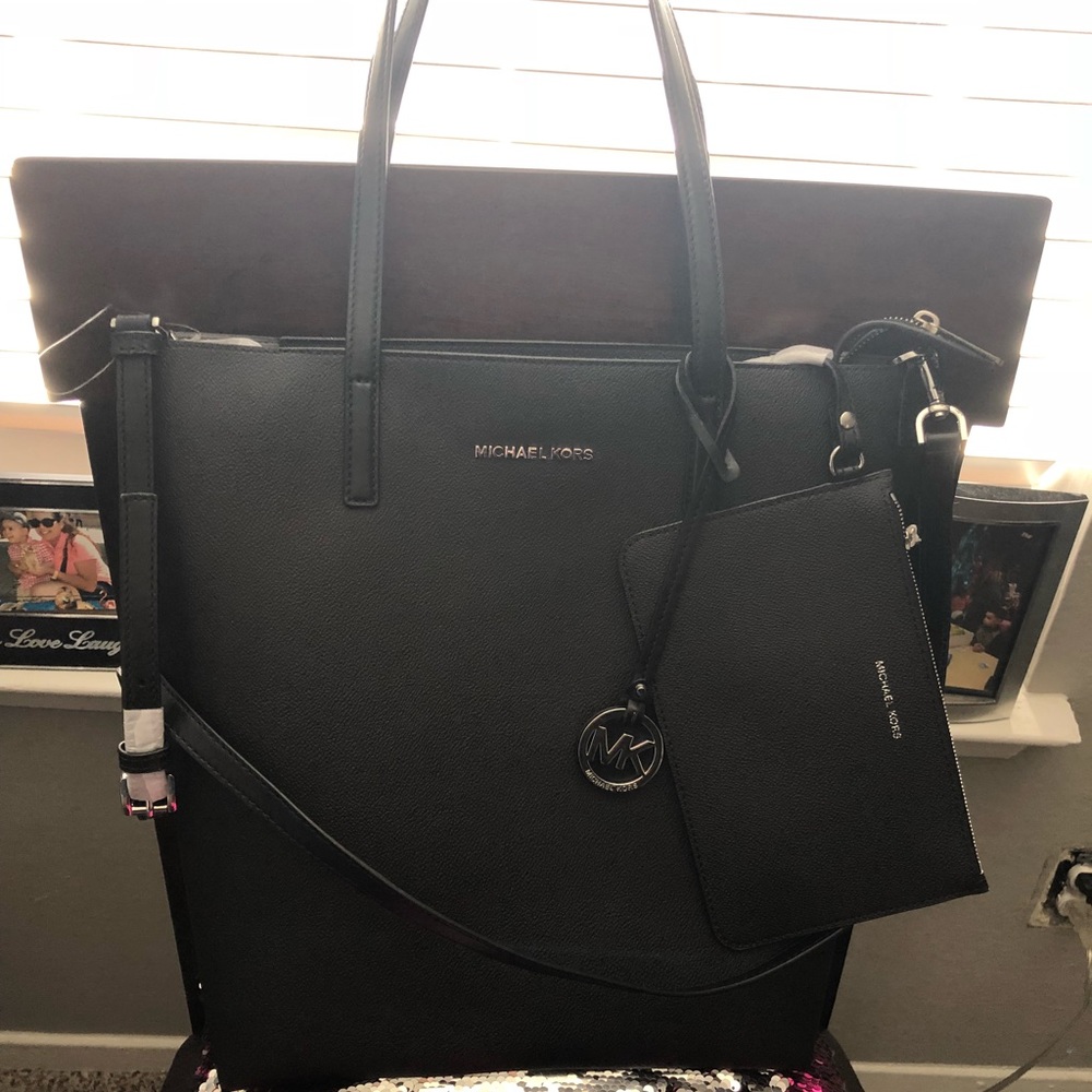 Mk purse black